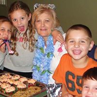 Linda Bloom Photo 21