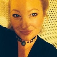 Suzanne Kelly Photo 17