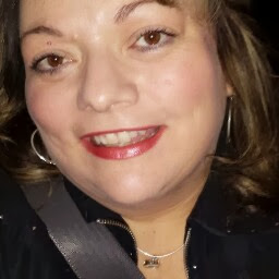 Angela Ferrell Photo 36