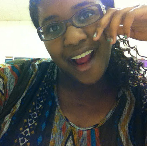 Simone Adams Photo 35