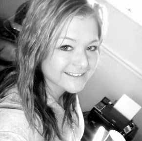 Emily Dickey Photo 3