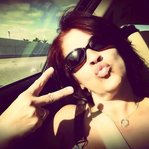 Ana Valdes Photo 10