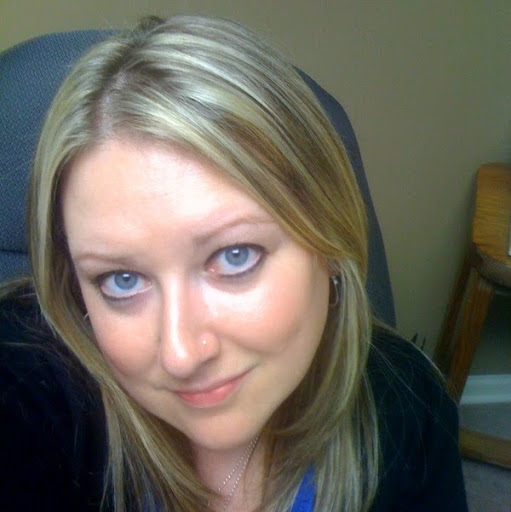 Melanie Hughes Photo 47