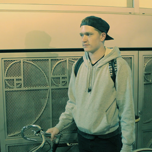 Evan Brooks Photo 9