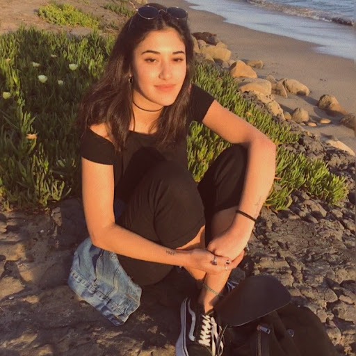 Alyssa Flores Photo 46