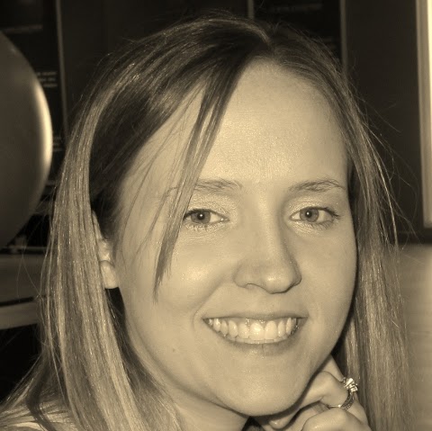 Julia Owen Photo 38
