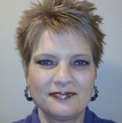 Lori Armstrong Photo 31