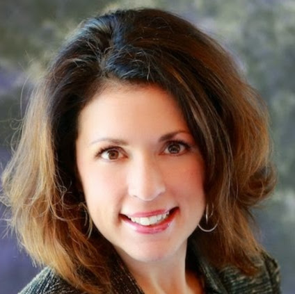 Alison Brady Photo 2