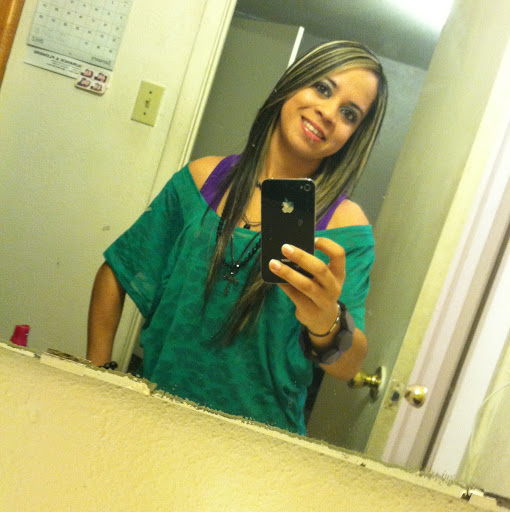 Katherine Garcia Photo 36