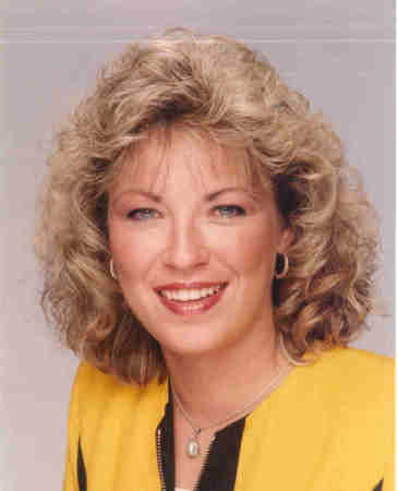 Lisa Lowe Photo 36