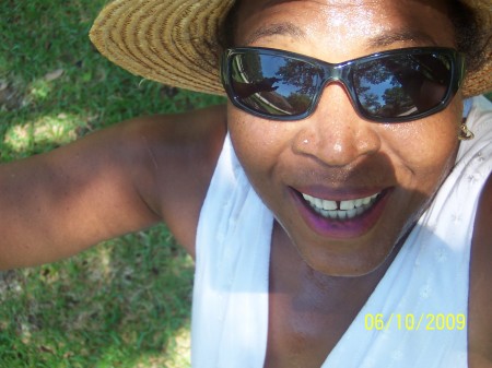 Helen Carter Photo 16