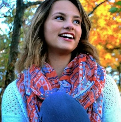 Holly Cook Photo 18
