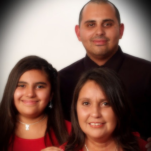 Lorraine Aguilar Photo 37