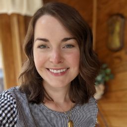 Emily Holmes Photo 28