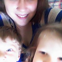 Elizabeth Miller Photo 9