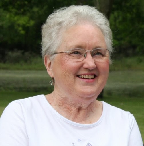 Elizabeth Huff Photo 14