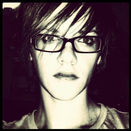 Danielle Rogers Photo 14