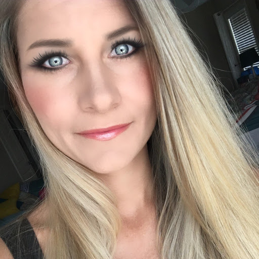Alicia Sutton Photo 15