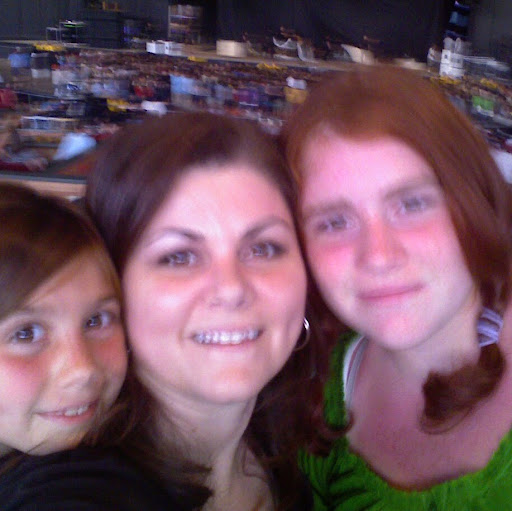 Theresa Slusher Photo 12