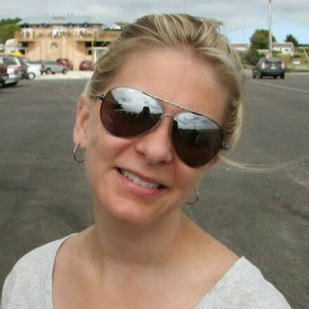 Denise Schneider Photo 29