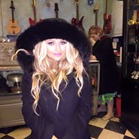 Lindsay Buchanan Photo 13