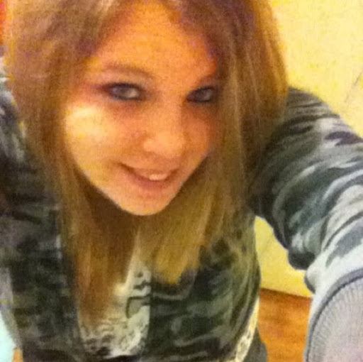 Rebecca Short Photo 35