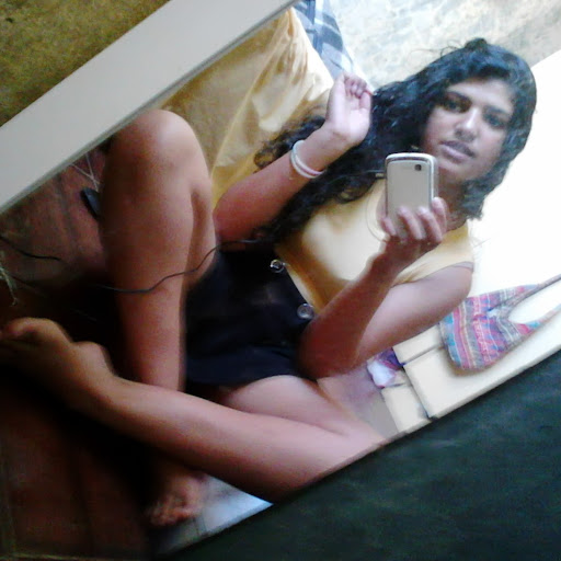 Jennifer Souza Photo 14