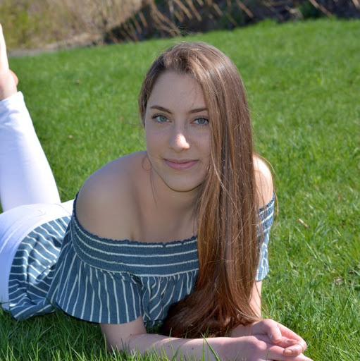 Julia Mccormack Photo 24