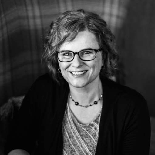 Lisa Barnett Photo 37