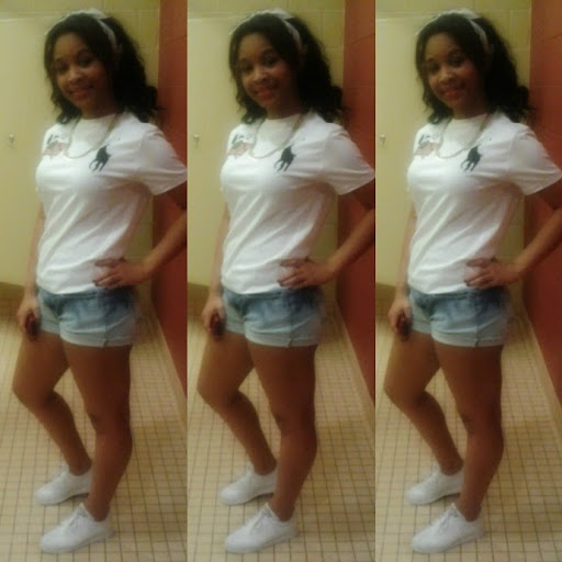 Desiree Robinson Photo 31