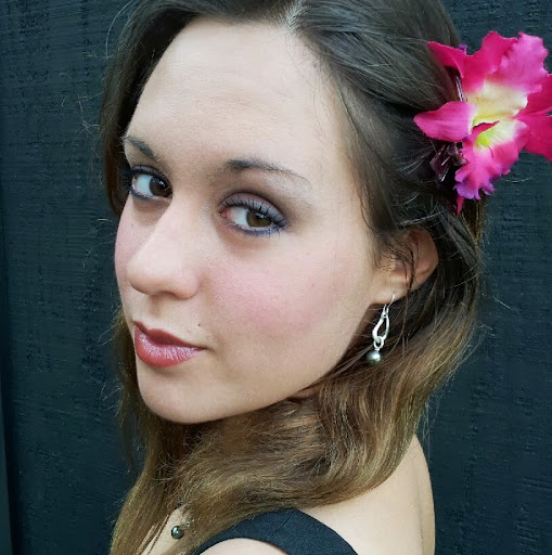 Christina Valentine Photo 36