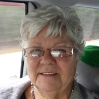 Linda Rhodes Photo 17