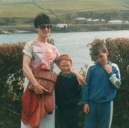 Anne Kelly Photo 16