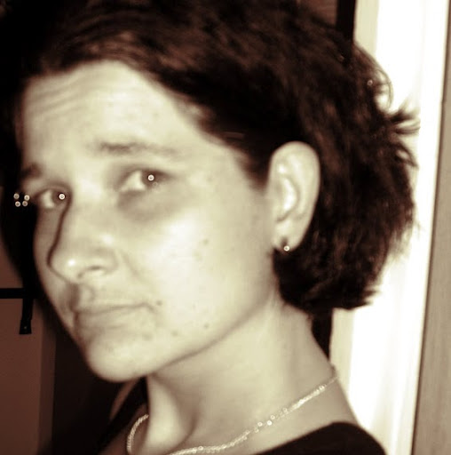Stefanie Hahn Photo 4