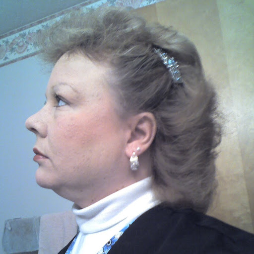Claudia Smith Photo 37