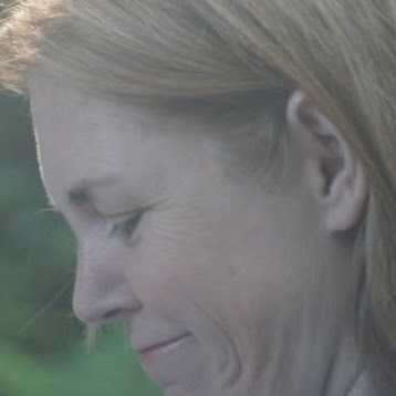 Beth Cummins Photo 12
