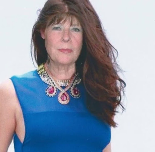 Jacqueline Ellis Photo 21