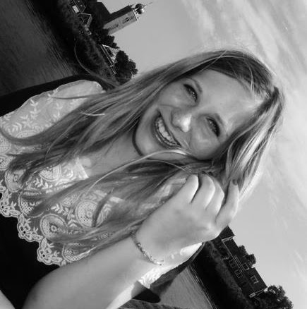 Julia Maas Photo 19