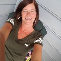 Julie Ramsey Photo 15