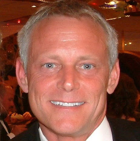 Michael Mills Photo 24