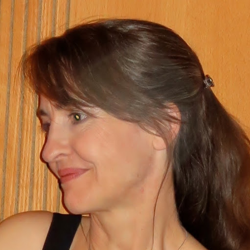 Shelley Elliott Photo 12