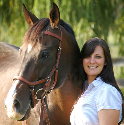 Erica Larson Photo 21