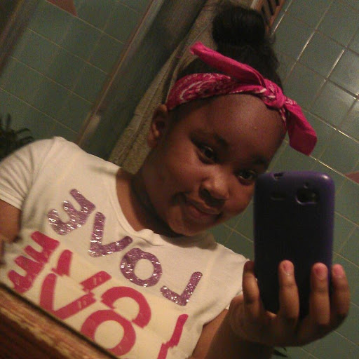 Nia Bell Photo 8