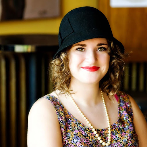 Carolyn Fox Photo 18