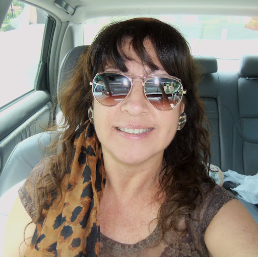Beth Almeida Photo 14