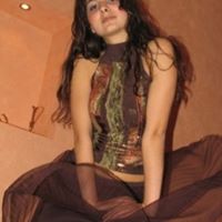 Eleanor Hayes Photo 10