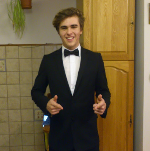 Charlie Sims Photo 8