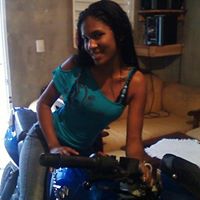 Elizabeth Alvarez Photo 23