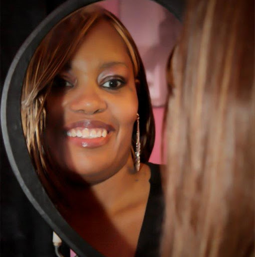 Lynda Robinson Photo 33
