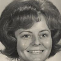 Carolyn Ray Photo 27